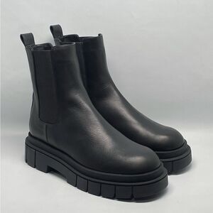 Mackage Storm Shearling lined Leather Men’s Boots size 41/us size 8